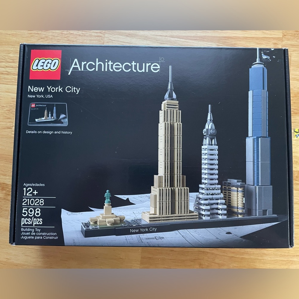 LEGO Architecture New York City Skyline Set - Black, Tan, Blue